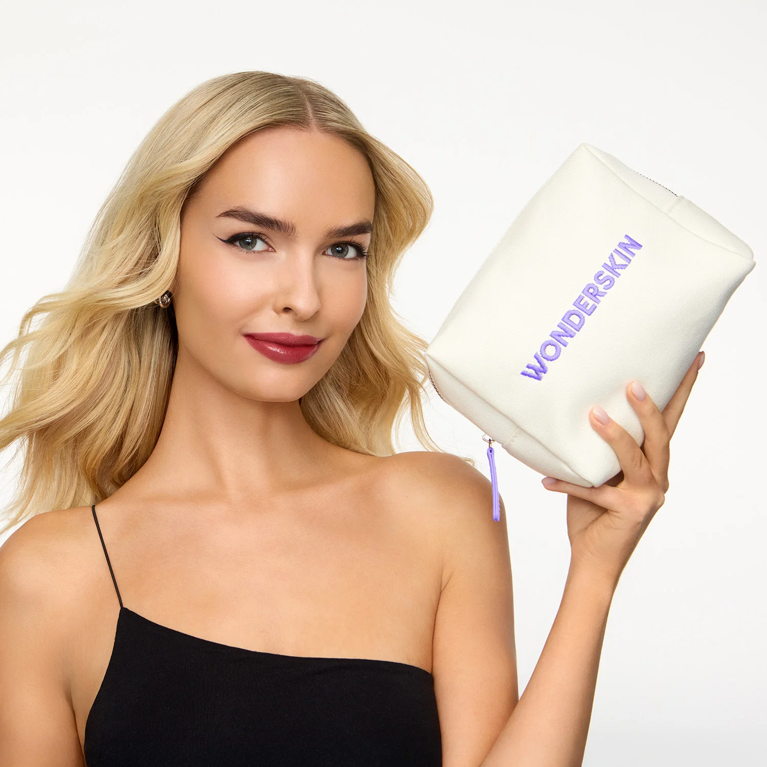 The Lifeproof Beauty Bag - Image 2